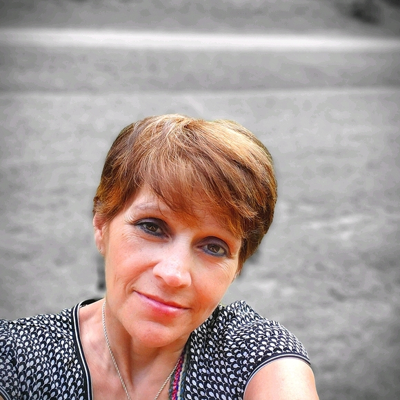 Faith's Finds are classy, cute, sexy, no smoker - Picture 2 of 6